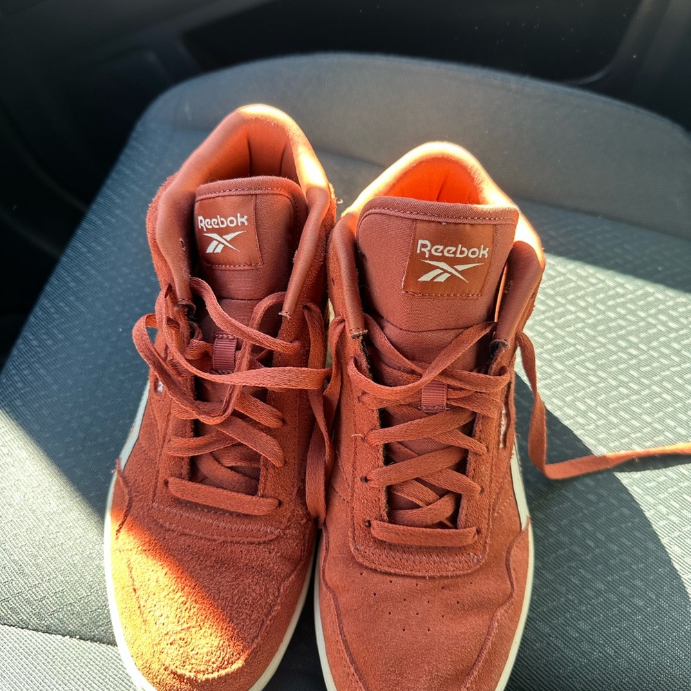 Reebok Classic Suede Sneakers Size 8 - Picture 3 of 6